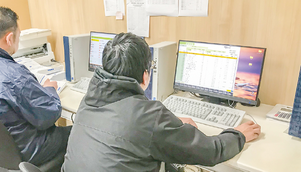 朝の事務作業イメージ